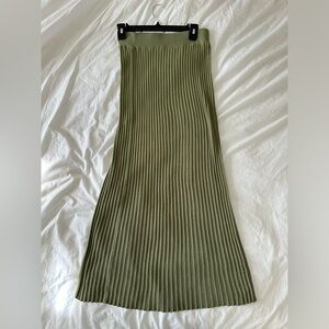 Aritzia skirt